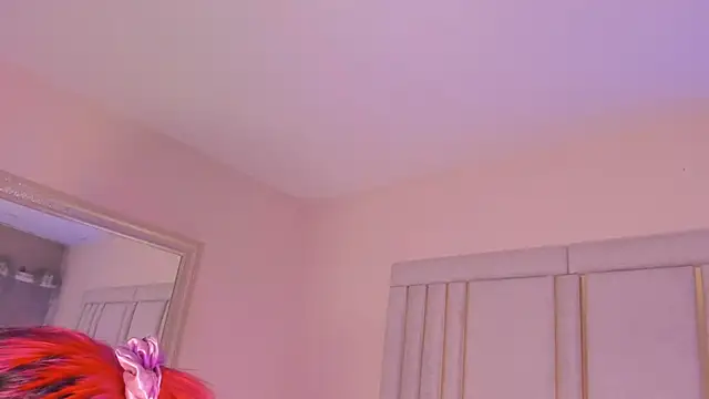 Snapshot of Saekohofman chatting on December 2025 04:10:01 AM Saekohofman online show from December 2025 04:10:01 AM