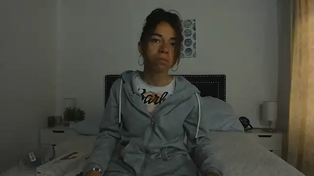 Snapshot of ZulyMichels chatting on February 2025 12:57:02 PM ZulyMichels online show from February 2025 12:57:02 PM