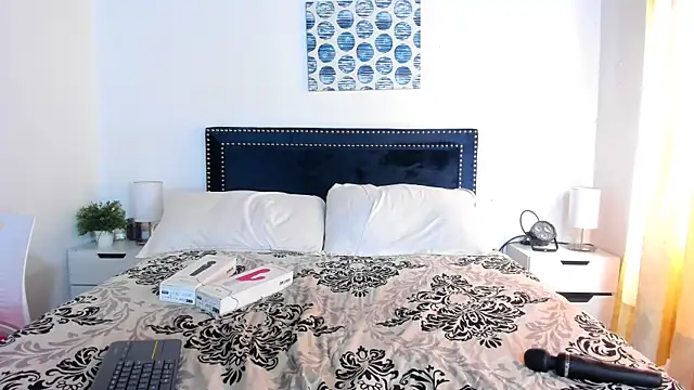 Snapshot of ZulyMichels chatting on March 2025 03:47:02 PM ZulyMichels online show from March 2025 03:47:02 PM