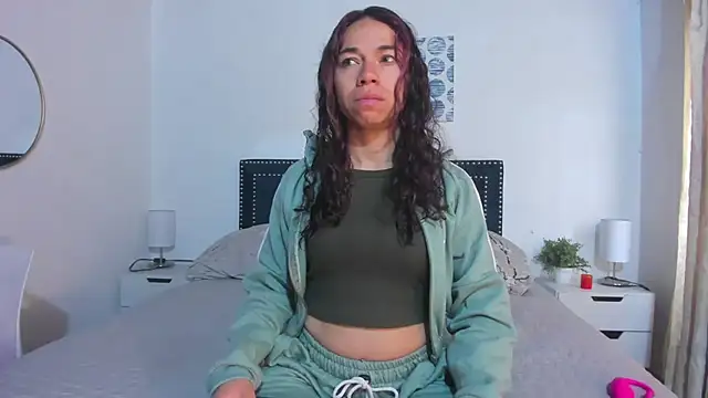 Snapshot of ZulyMichels chatting on December 2025 12:14:02 PM ZulyMichels online show from December 2025 12:14:02 PM