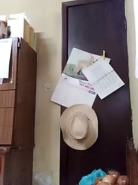 Snapshot of White_rabbit_ chatting on January 2025 10:13:02 AM White rabbit  online show from January 2025 10:13:02 AM