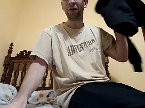 Snapshot of White_rabbit_ chatting on December 2025 09:21:02 PM White rabbit online show from December 2025 09:21:02 PM