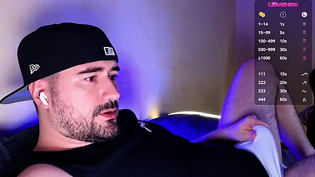 Snapshot of DominantTheo chatting on December 2024 03:14:02 AM DominantTheo online show from December 2024 03:14:02 AM