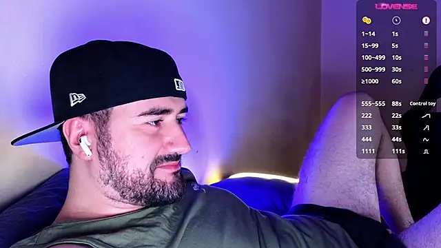 Snapshot of DominantTheo chatting on March 2025 03:11:01 AM DominantTheo online show from March 2025 03:11:01 AM