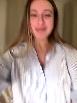 Snapshot of Eva_Ryen chatting on December 2025 08:17:01 PM Eva Ryen online show from December 2025 08:17:01 PM