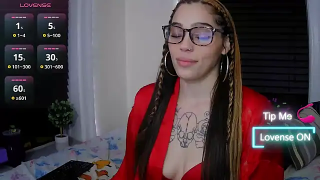 sapphirestorm8 online show from November 2025 01:26:02 AM