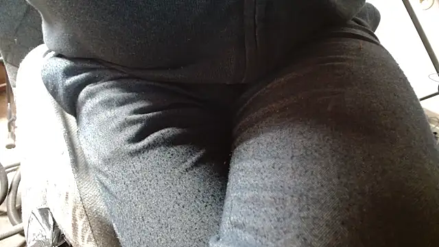 Snapshot of blow2gold chatting on March 2025 08:53:02 AM blow2gold online show from March 2025 08:53:02 AM