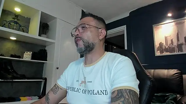 MrFrank tattoo online show from June 2026 12:57:01 AM