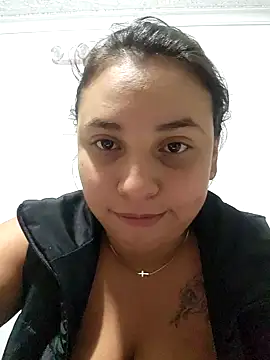 Snapshot of LizzRouse chatting on November 2025 11:32:02 AM LizzRouse online show from November 2025 11:32:02 AM