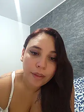 Snapshot of LizzRouse chatting on November 2025 03:49:01 PM LizzRouse online show from November 2025 03:49:01 PM