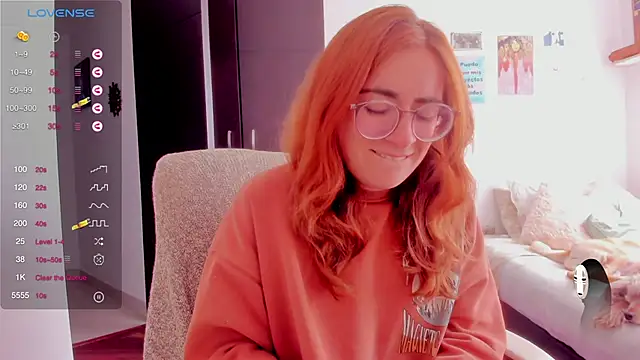 Snapshot of linda_giggle chatting on December 2024 04:49:01 PM linda giggle online show from December 2024 04:49:01 PM