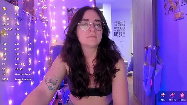 Snapshot of linda_giggle chatting on October 2025 12:25:02 AM linda giggle online show from October 2025 12:25:02 AM