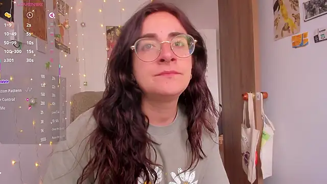 Snapshot of linda_giggle chatting on October 2025 08:32:01 PM linda giggle online show from October 2025 08:32:01 PM