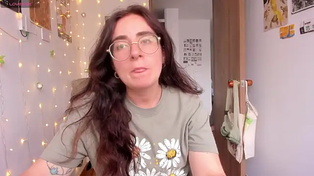 Snapshot of linda_giggle chatting on October 2025 08:53:02 PM linda giggle online show from October 2025 08:53:02 PM