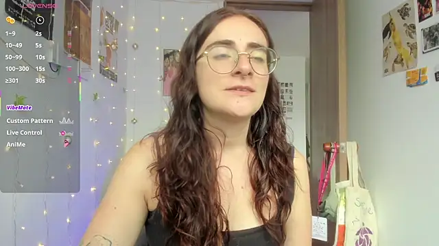 Snapshot of linda_giggle chatting on November 2025 01:03:01 PM linda giggle online show from November 2025 01:03:01 PM