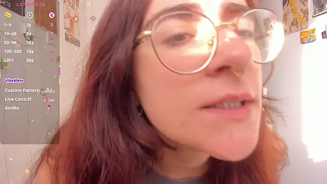 Snapshot of linda_giggle chatting on December 2025 12:32:01 PM linda giggle online show from December 2025 12:32:01 PM