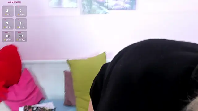 Amber Foks online show from September 2025 08:38:01 AM