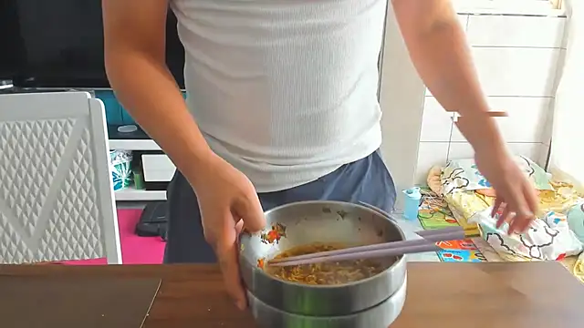 guozuo online show from September 2025 03:06:02 AM