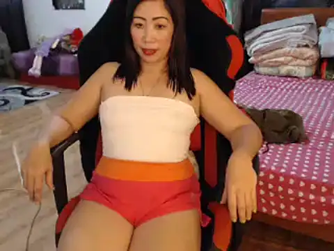 Snapshot of SweetAsian_Jojo69 chatting on December 2024 06:20:02 AM SweetAsian Jojo69 online show from December 2024 06:20:02 AM