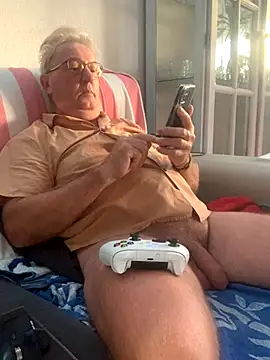 Nudelschwanz online show from October 2025 07:07:02 AM