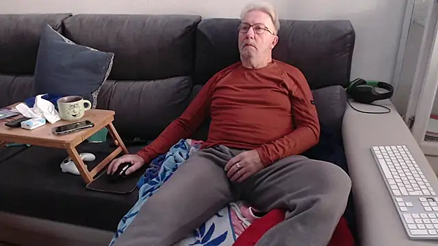 Nudelschwanz online show from December 2025 09:07:01 AM