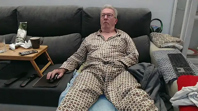 Nudelschwanz online show from March 2026 05:09:02 AM