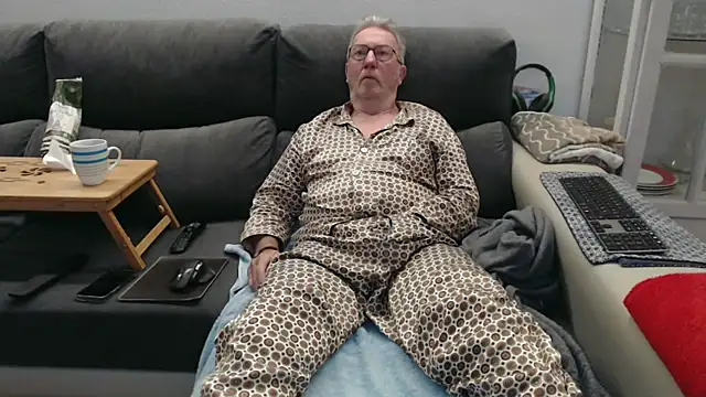 Nudelschwanz online show from March 2026 06:25:02 AM