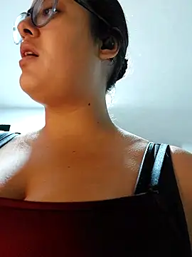 Snapshot of ZabathMiller chatting on November 2025 01:15:02 AM ZabathMiller online show from November 2025 01:15:02 AM