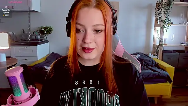 Sofy Benson online show from September 2025 10:26:02 AM