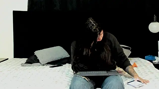 lissandthor13 online show from December 2025 10:53:02 AM