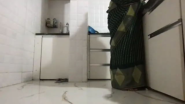 Riyasingh9 online show from November 2025 04:23:01 AM