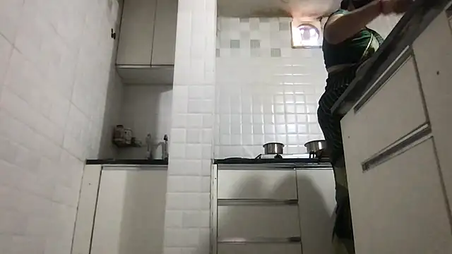 Riyasingh9 online show from December 2025 04:21:01 AM