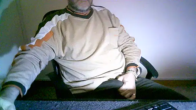 Snapshot of Greek_Passion chatting on December 2025 06:26:01 PM Greek Passion online show from December 2025 06:26:01 PM