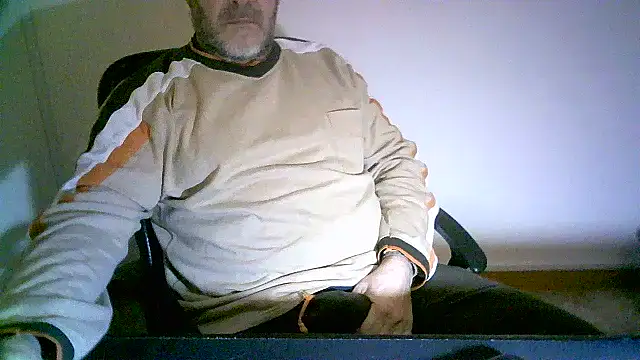 Snapshot of Greek_Passion chatting on January 2026 03:50:01 PM Greek Passion online show from January 2026 03:50:01 PM