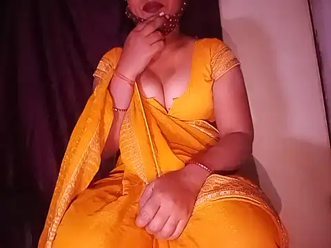 Snapshot of YUKTAPOWER chatting on March 2025 08:37:02 PM YUKTAPOWER online show from March 2025 08:37:02 PM