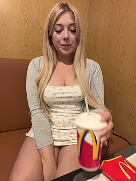 Snapshot of CherryAuroraa chatting on October 2025 08:29:02 PM CherryAuroraa online show from October 2025 08:29:02 PM