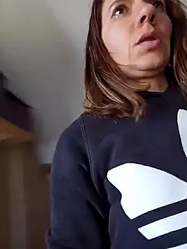 Snapshot of Lina_lou4 chatting on January 2025 01:37:02 PM Lina lou4 online show from January 2025 01:37:02 PM