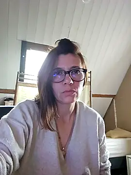 Snapshot of Lina_lou4 chatting on February 2025 09:00:02 AM Lina lou4 online show from February 2025 09:00:02 AM