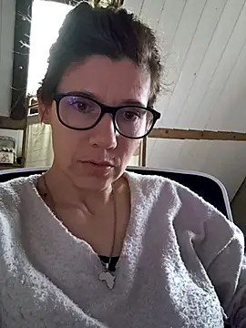 Snapshot of Lina_lou4 chatting on March 2025 01:04:01 PM Lina lou4 online show from March 2025 01:04:01 PM