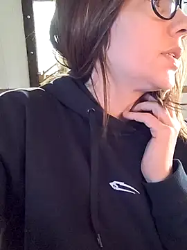 Snapshot of Lina_lou4 chatting on March 2025 09:21:01 AM Lina lou4 online show from March 2025 09:21:01 AM