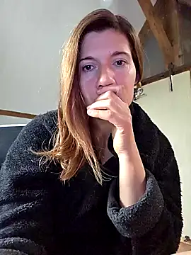 Snapshot of Lina_lou4 chatting on October 2025 08:51:02 AM Lina lou4 online show from October 2025 08:51:02 AM