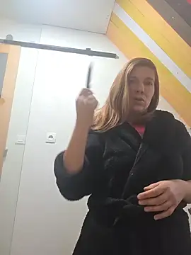 Snapshot of Lina_lou4 chatting on December 2025 08:34:01 AM Lina lou4 online show from December 2025 08:34:01 AM