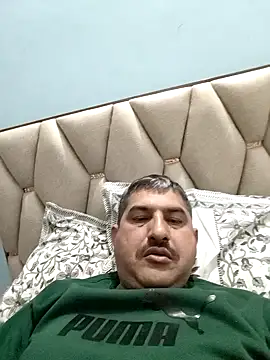 Snapshot of Amandev7 chatting on February 2026 09:35:01 PM Amandev7 online show from February 2026 09:35:01 PM