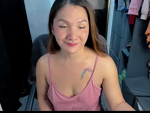 Snapshot of soooooANGEL chatting on November 2025 01:40:02 AM soooooANGEL online show from November 2025 01:40:02 AM