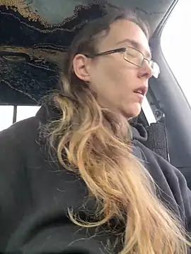 Dakota 02 online show from November 2025 03:02:01 PM