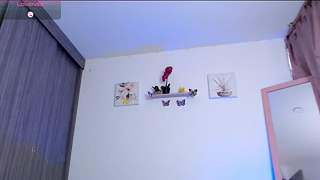 Annaross2 online show from February 2025 05:14:01 PM