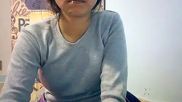 Snapshot of lovelydesi21 chatting on January 2025 02:34:01 PM lovelydesi21 online show from January 2025 02:34:01 PM