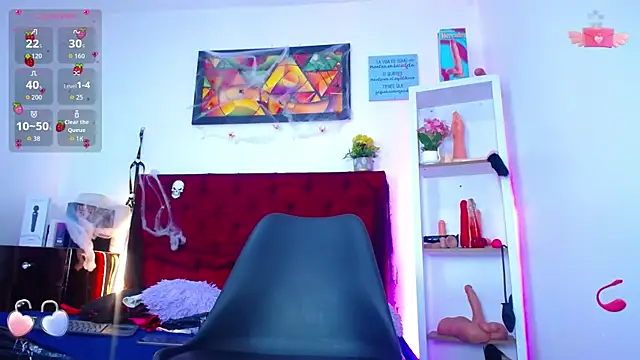 Snapshot of louise_nails chatting on November 2025 04:18:02 PM louise nails online show from November 2025 04:18:02 PM