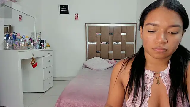 kendall-ewers online show from October 2025 01:13:01 AM