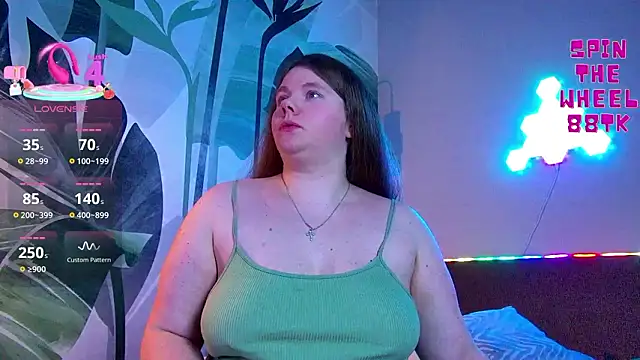 Snapshot of RubyValen chatting on January 2026 01:32:02 AM RubyValen online show from January 2026 01:32:02 AM